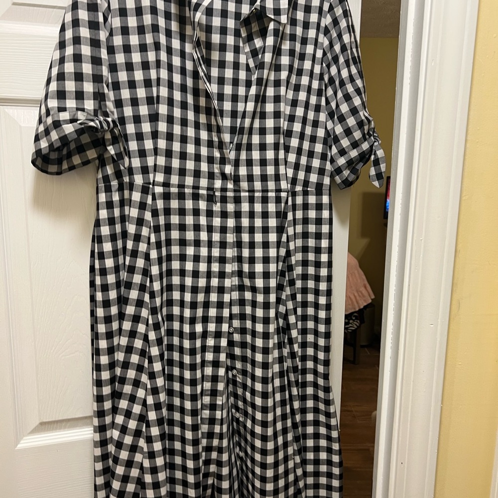Calvin Klein -Black-and-White-Gingham-Midi-Dress